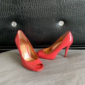 BCBG Coral Peep Toe Heels GUC Size 7 Name: Dion